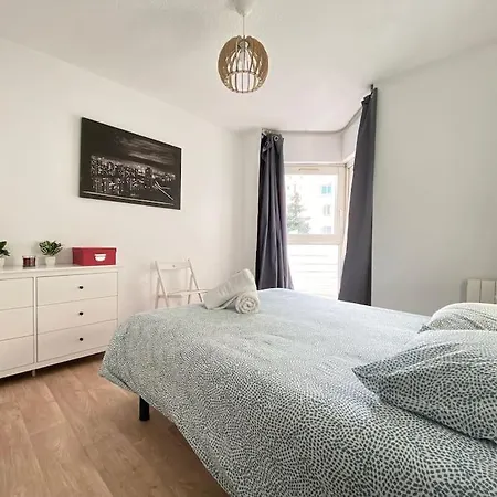 Apartment Grand F3 Tres Lumineux, Proche Gare, Avec Parking Proudhon *