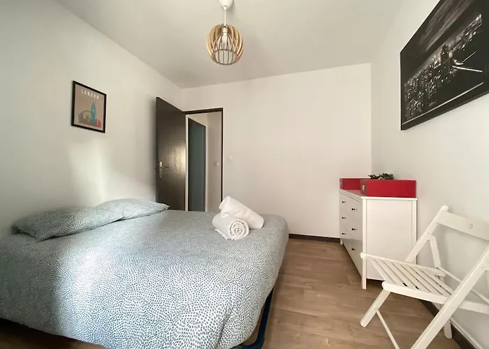 Appartamento Grand F3 Tres Lumineux, Proche Gare, Avec Parking Proudhon