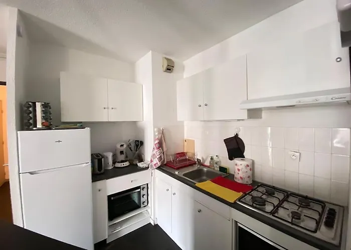 Appartamento Grand F3 Tres Lumineux, Proche Gare, Avec Parking Proudhon