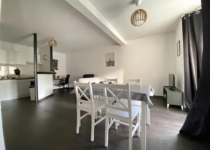 Appartamento Grand F3 Tres Lumineux, Proche Gare, Avec Parking Proudhon