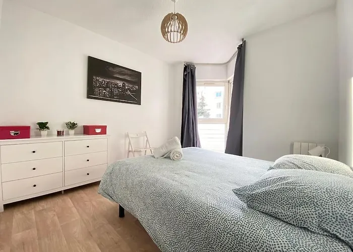 Appartamento Grand F3 Tres Lumineux, Proche Gare, Avec Parking Proudhon *